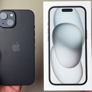 Apple iPhone 15 - Black